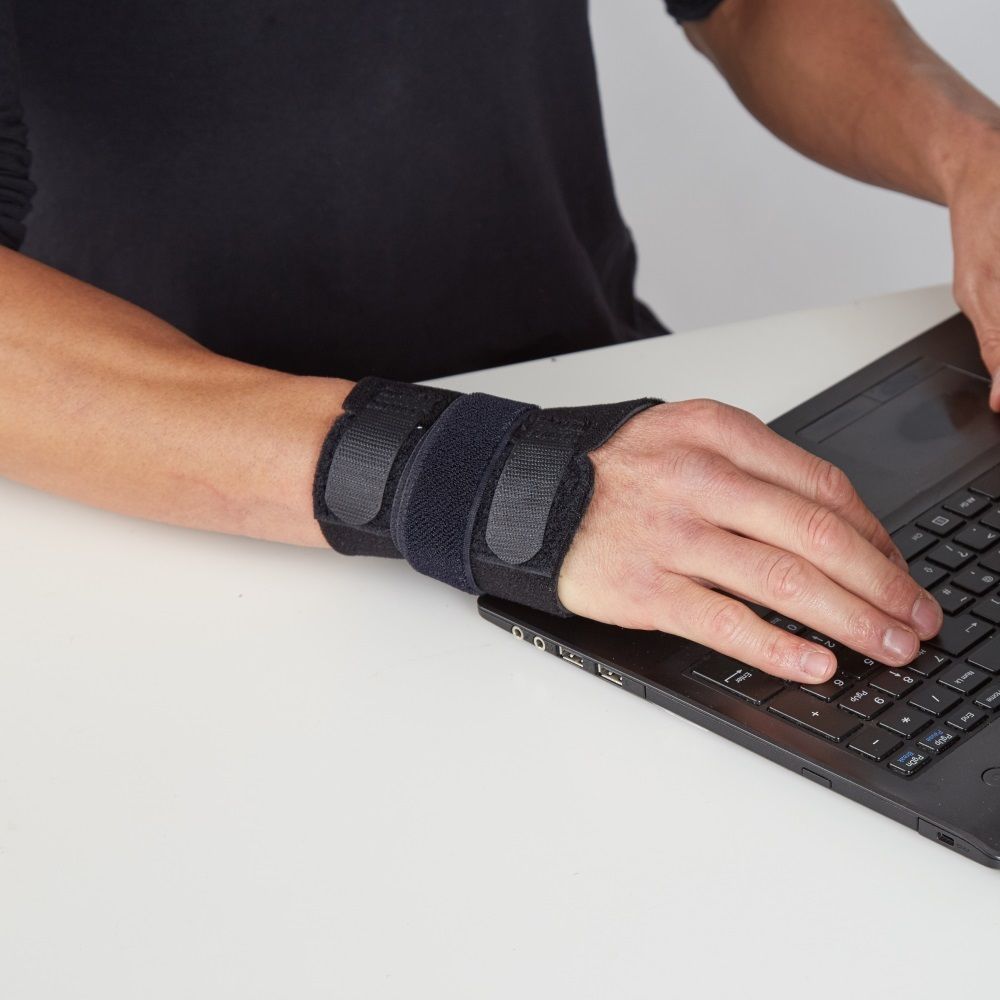 Neoprene Wrist Guard Support Protector Sport Gym Sprain Repetitive